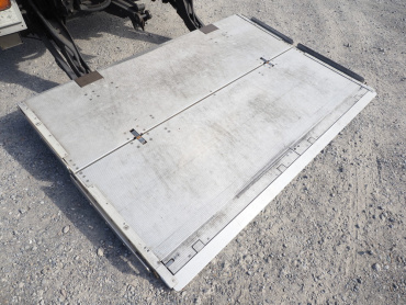 いすゞ フォワード 冷凍バン 中型 TKG-FRR90S2 年式 H28[写真19]