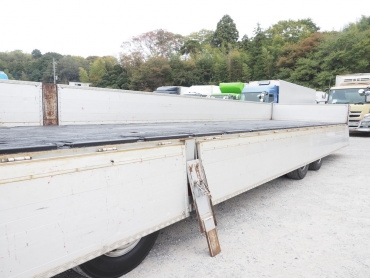 いすゞ ギガ 平ボディ 大型 QKG-CYJ77B 年式 H29[写真19]