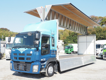 いすゞ ギガ ウイング車 大型 LKG-CYJ77A 年式 H24[写真03]