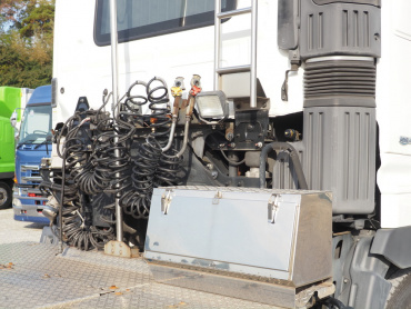 日野 プロフィア トラクタ 大型 QPG-SH1EDDG 年式 H29[写真16]