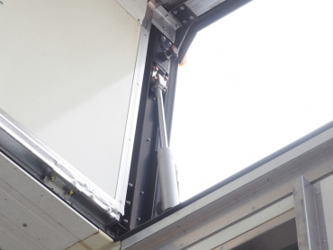 いすゞ ギガ 冷凍ウイング 大型 2KG-CYJ77C 年式 H30[写真13]