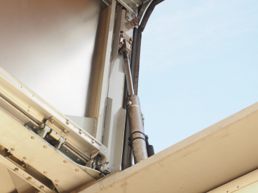 いすゞ ギガ ウイング車 大型 QKG-CYJ77A 年式 H25 [写真18]