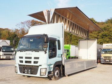 いすゞ ギガ ウイング車 大型 QKG-CYJ77A 年式 H25 [写真02]