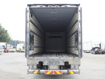 いすゞ ギガ 冷凍バン 大型 QKG-CYJ77BA 年式 H28[写真19]