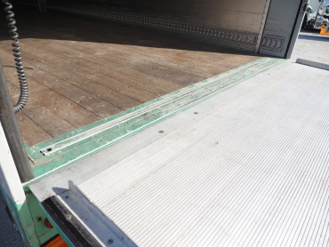 いすゞ ギガ ウイング車 大型 2PG-CYJ77CA 年式 H30 [写真32]