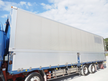 いすゞ ギガ ウイング車 大型 QKG-CYJ77A 年式 H24[写真16]