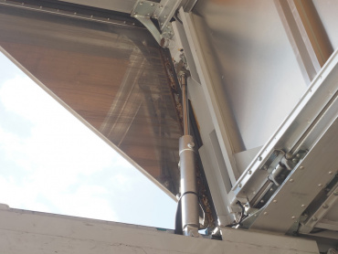 いすゞ ギガ ウイング車 大型 QKG-CYJ77A 年式 H24[写真20]