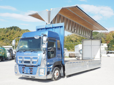いすゞ ギガ ウイング車 大型 QKG-CYJ77A 年式 H24[写真02]