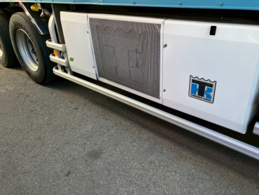 いすゞ ギガ 冷凍バン 大型 QKG-CYL77A 年式 H24[写真02]