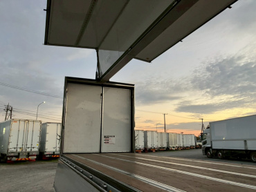 三菱ふそう スーパーグレート 冷凍ウイング 大型 QPG-FU64VZ 年式 H27[写真13]