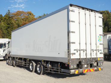 いすゞ ギガ 冷凍バン 大型 QKG-CYJ77BA 年式 H28[写真06]