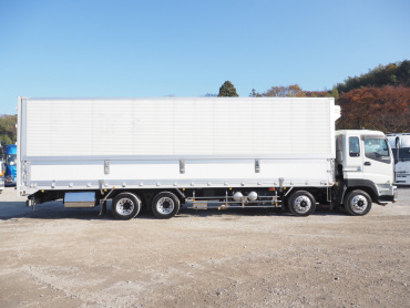 いすゞ ギガ 冷凍ウイング 大型 PDG-CYJ77W8 年式 H22[写真11]