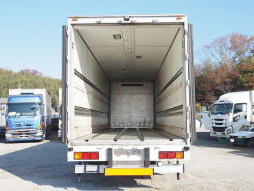 いすゞ ギガ 冷凍ウイング 大型 PDG-CYJ77W8 年式 H22[写真28]