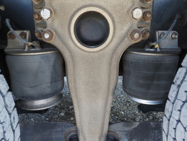 いすゞ ギガ 冷凍ウイング 大型 PDG-CYJ77W8 年式 H22[写真46]