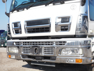 いすゞ ギガ 冷凍ウイング 大型 PDG-CYJ77W8 年式 H22[写真09]