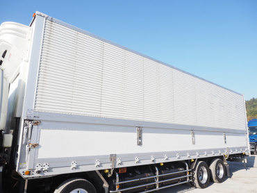 いすゞ ギガ 冷凍ウイング 大型 PDG-CYJ77W8 年式 H22[写真18]