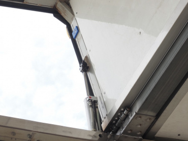 いすゞ ギガ ウイング車 大型 QKG-CYJ77A 年式 H26[写真14]