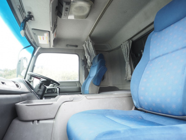 いすゞ ギガ ウイング車 大型 QKG-CYJ77A 年式 H26[写真40]