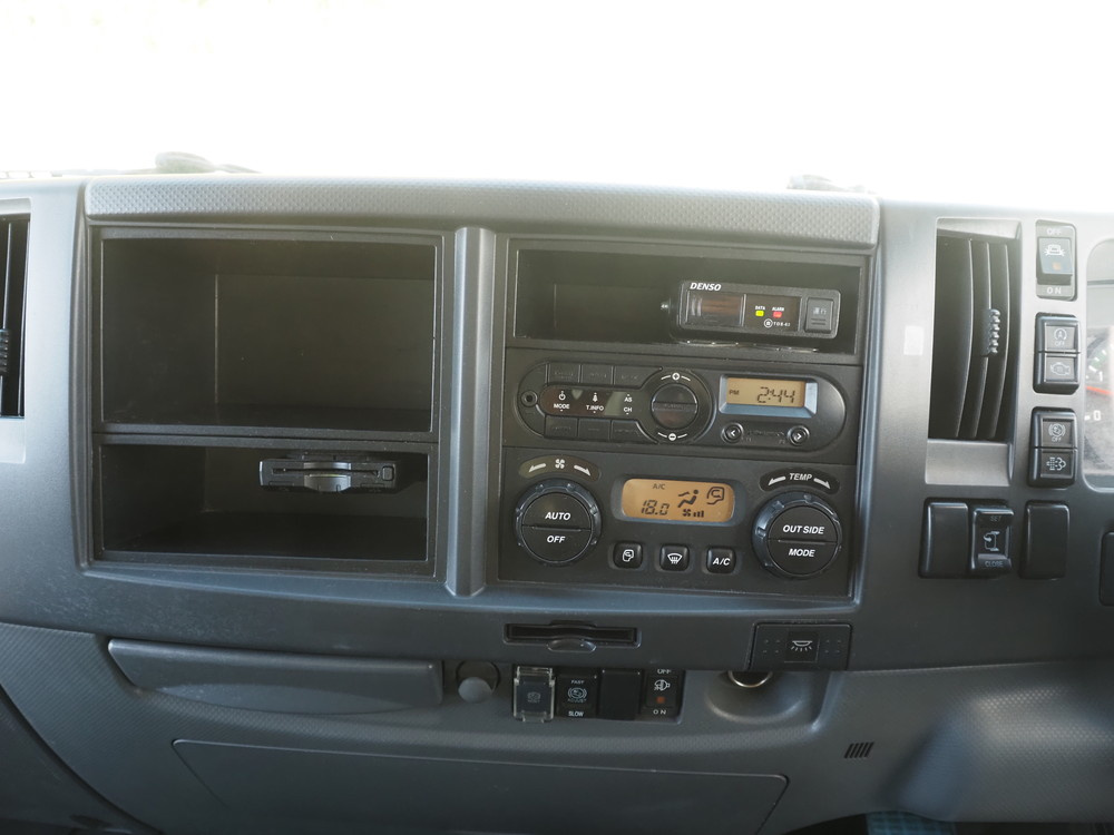 いすゞ フォワード ウイング車 中型 TKG-FRR90T2 年式 H27[写真37]