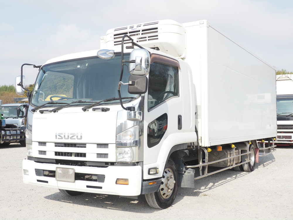 いすゞ フォワード 冷凍バン 中型 TKG-FRR90T2 年式 H26[写真01]