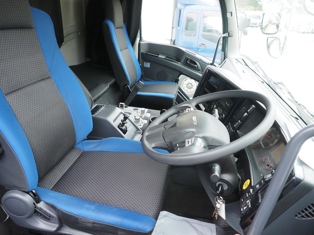いすゞ ギガ ウイング車 大型 2PG-CYJ77CA 年式 H30[写真35]