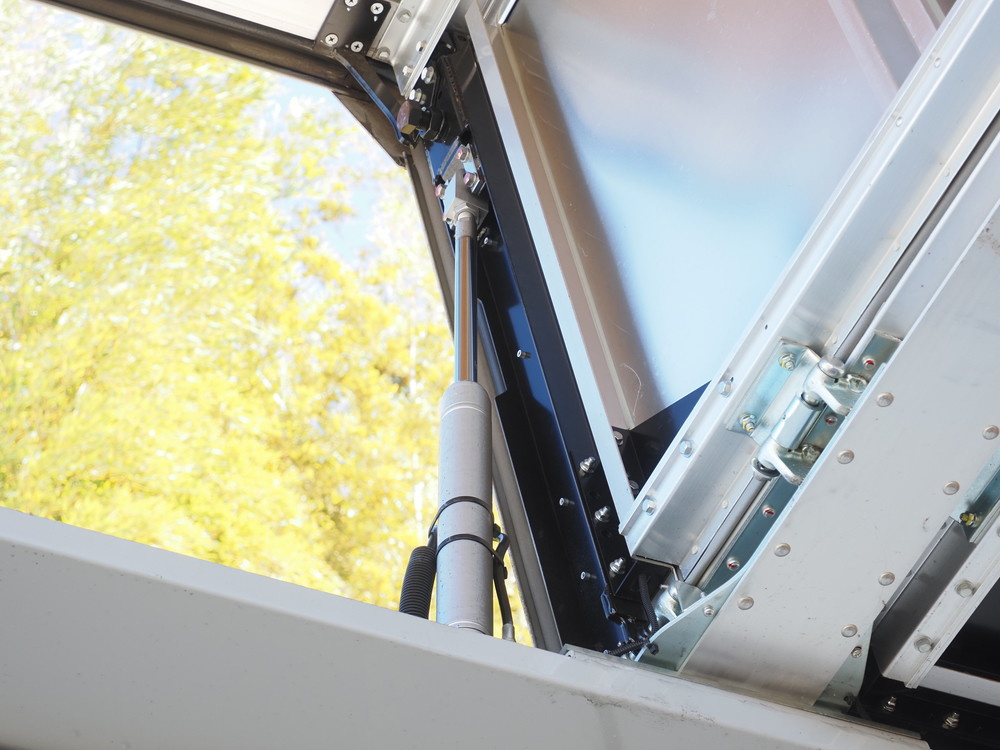 いすゞ ギガ ウイング車 大型 2PG-CYJ77C 年式 H30[写真12]