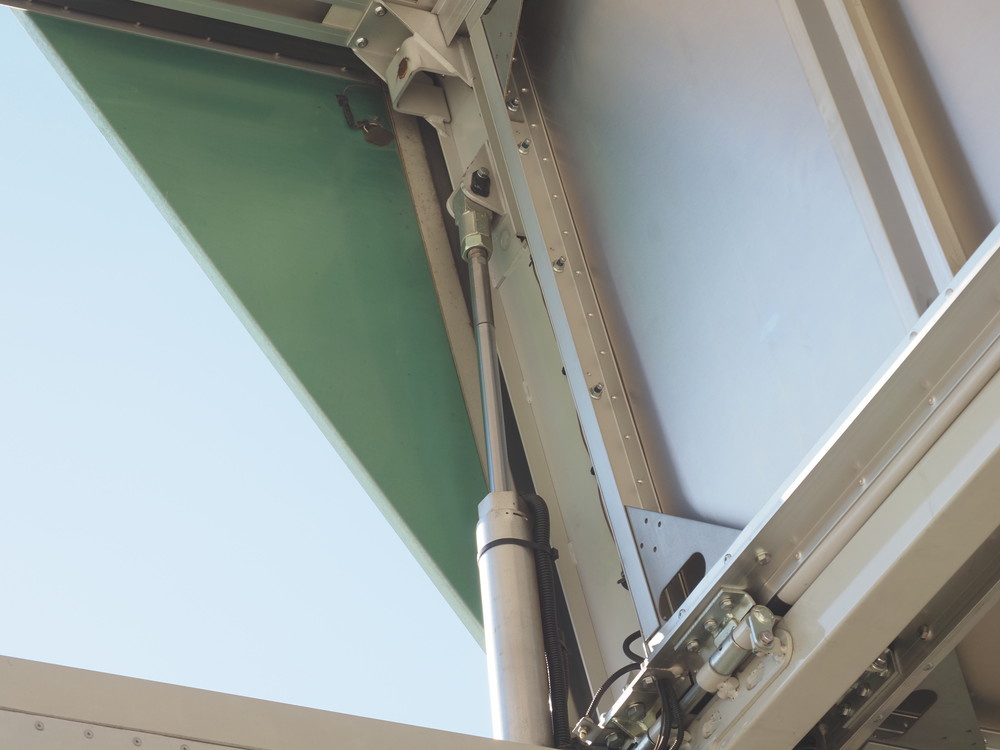 いすゞ フォワード ウイング車 中型 TKG-FRR90T2 年式 H27[写真17]