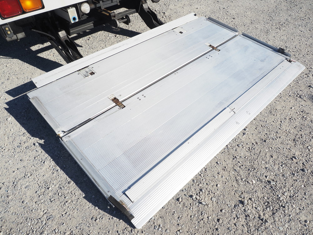 いすゞ フォワード ウイング車 中型 TKG-FRR90T2 年式 H27[写真29]