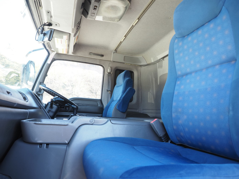 いすゞ ギガ ウイング車 大型 QKG-CYJ77A 年式 H27[写真40]