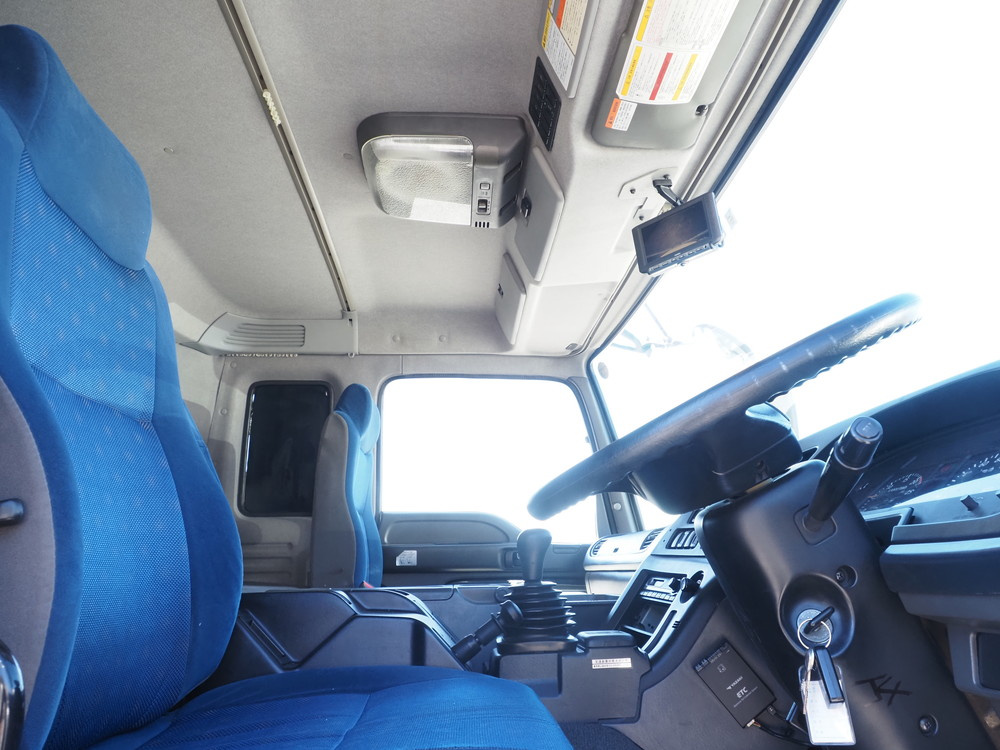 いすゞ ギガ ウイング車 大型 QKG-CYJ77A 年式 H27[写真32]