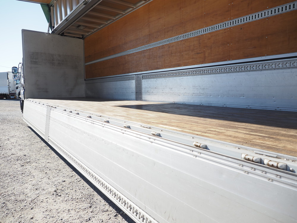 いすゞ ギガ ウイング車 大型 QKG-CYJ77A 年式 H27[写真19]