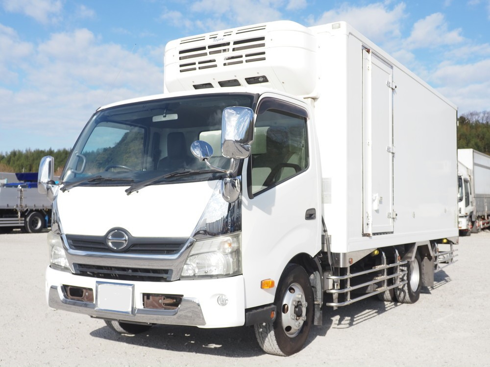 日野 デュトロ 冷凍バン 小型 TKG-XZU710M 年式 H26[写真01]