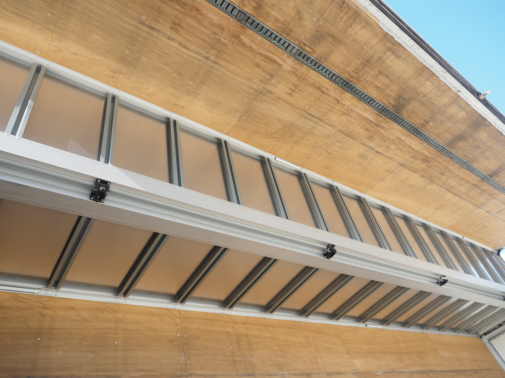 日野 プロフィア ウイング車 大型 2DG-FW1AHG 年式 H30[写真18]