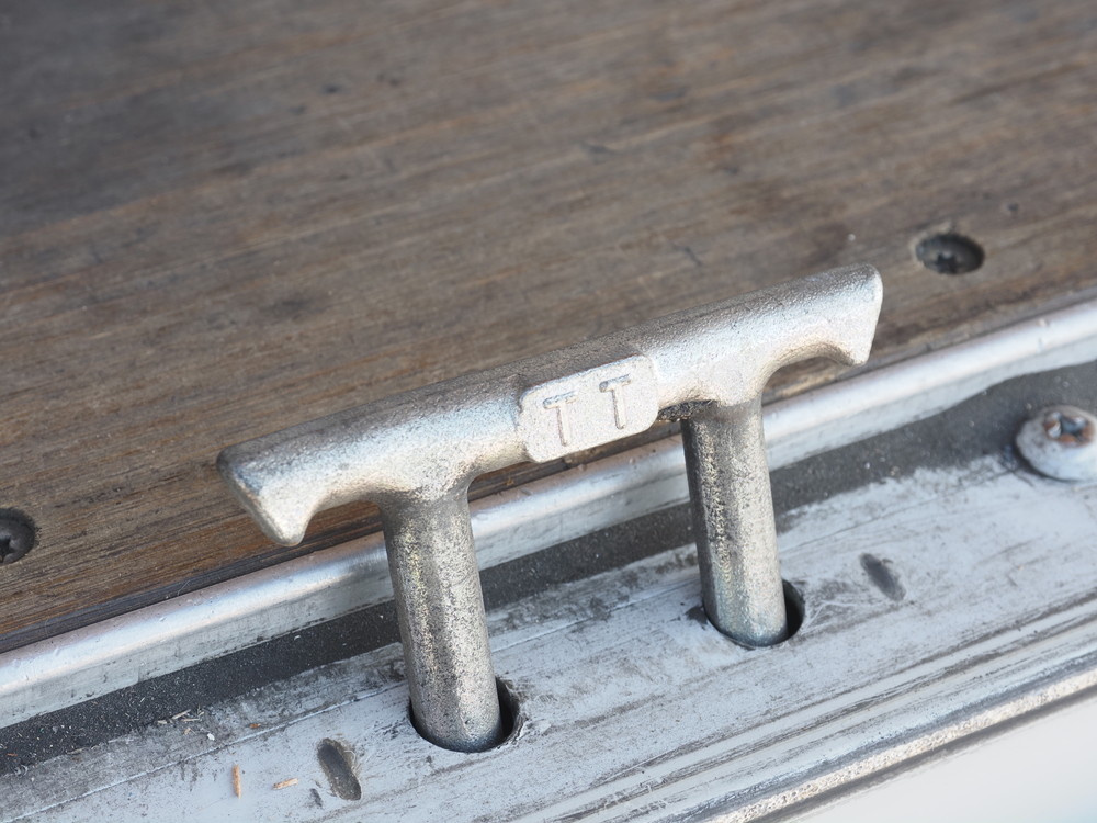 いすゞ フォワード ウイング車 中型 2RG-FRR90S2 年式 H30[写真24]