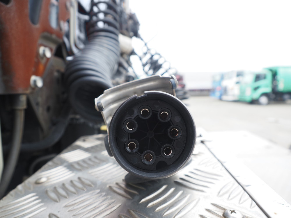 いすゞ ギガ トラクタ 大型 QKG-EXD52BD 年式 H29[写真18]