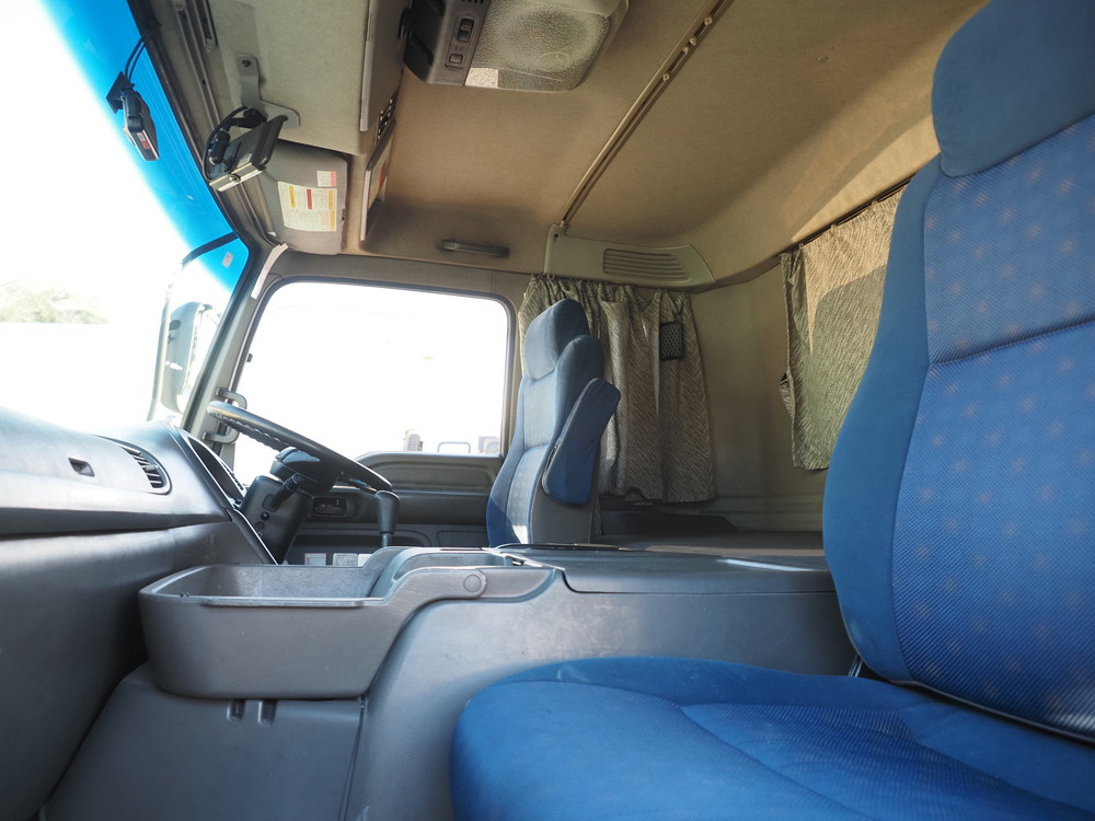 いすゞ ギガ ウイング車 大型 QKG-CYJ77A 年式 H26[写真35]