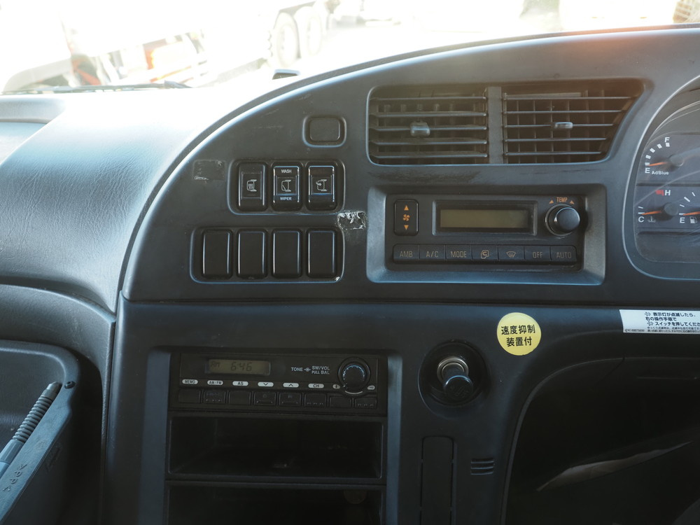 いすゞ ギガ ウイング車 大型 QKG-CYJ77A 年式 H26[写真31]