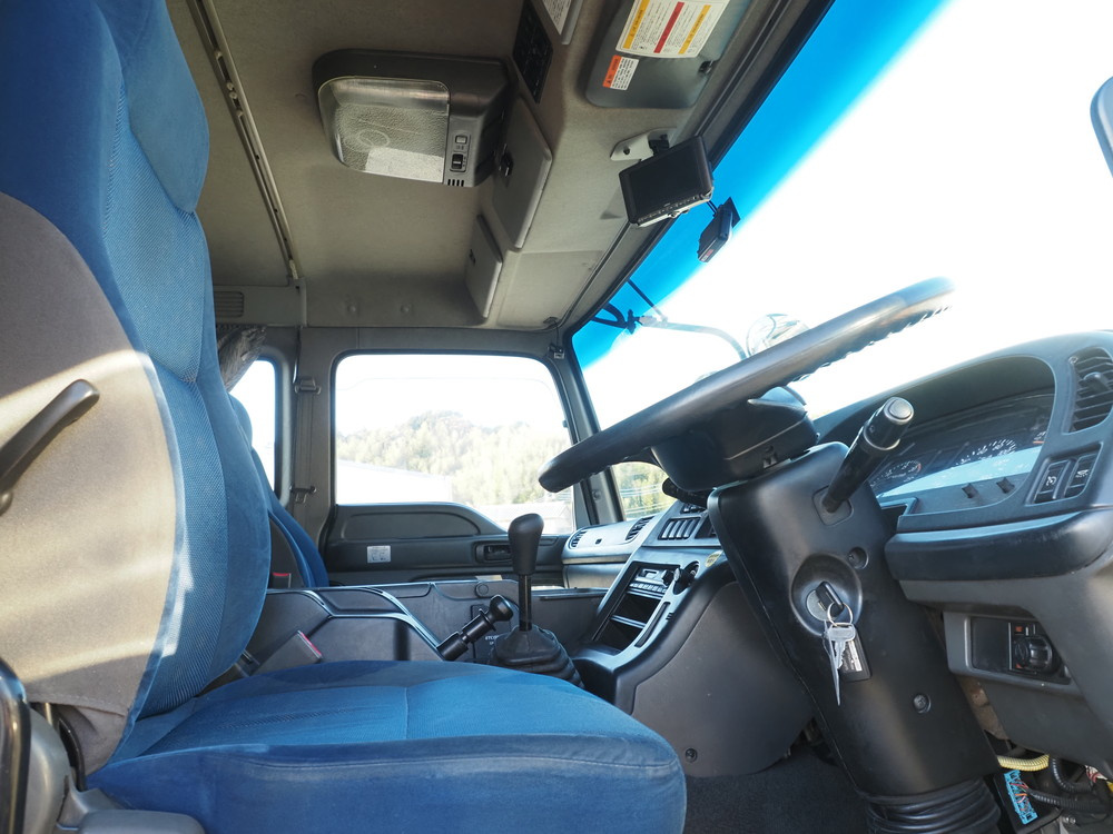 いすゞ ギガ ウイング車 大型 QKG-CYJ77A 年式 H26[写真28]