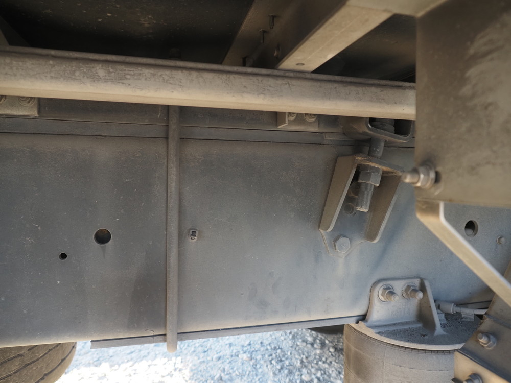 いすゞ ギガ ウイング車 大型 QKG-CYJ77A 年式 H26[写真40]