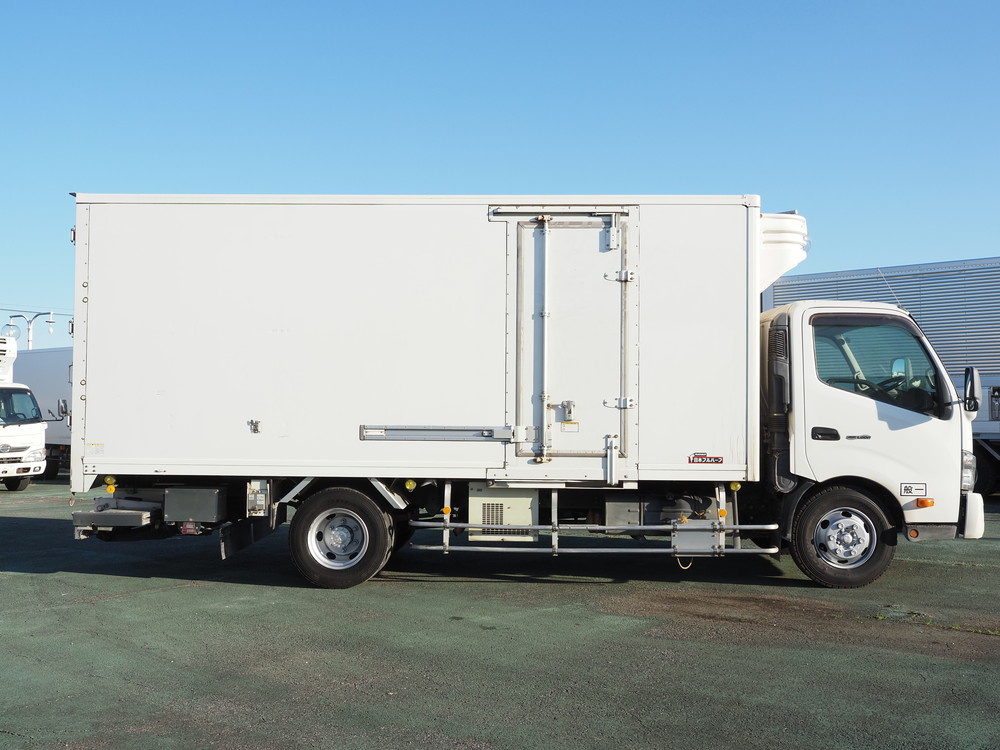 日野 デュトロ 冷凍バン 小型 TKG-XZU720M 年式 H27[写真09]