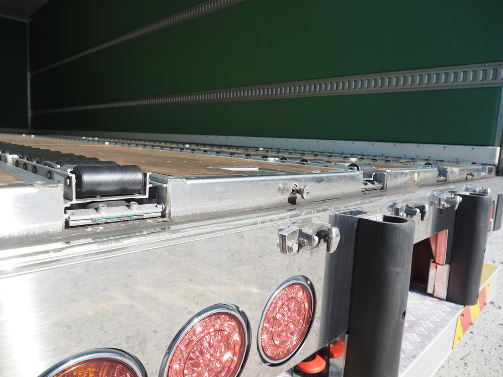 いすゞ フォワード バン車 中増t QPG-FTR34T2 年式 H29[写真24]