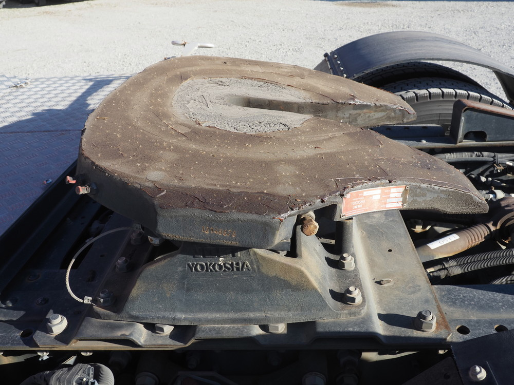 いすゞ ギガ トラクタ 大型 QKG-EXD52BD 年式 H29[写真15]