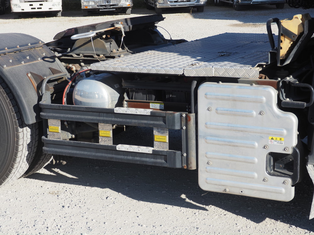 いすゞ ギガ トラクタ 大型 QKG-EXD52BD 年式 H29[写真10]