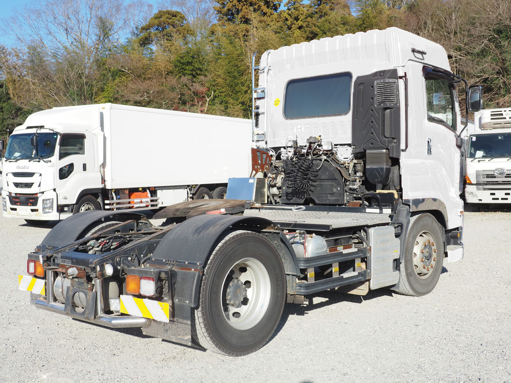 いすゞ ギガ トラクタ 大型 QKG-EXD52BD 年式 H29[写真04]