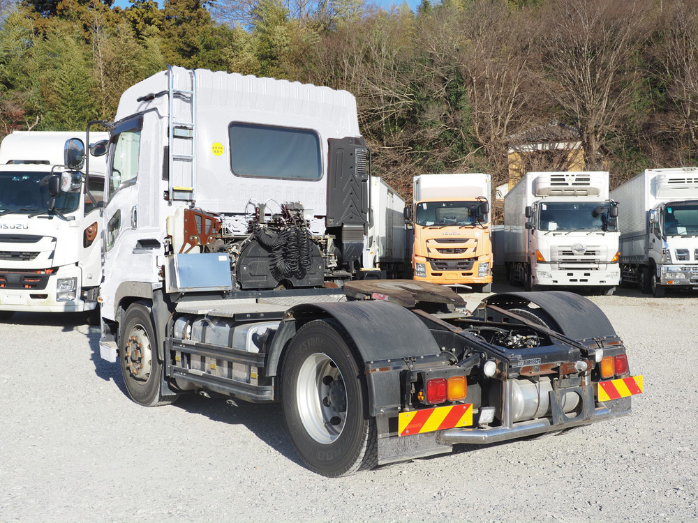 いすゞ ギガ トラクタ 大型 QKG-EXD52BD 年式 H29[写真06]