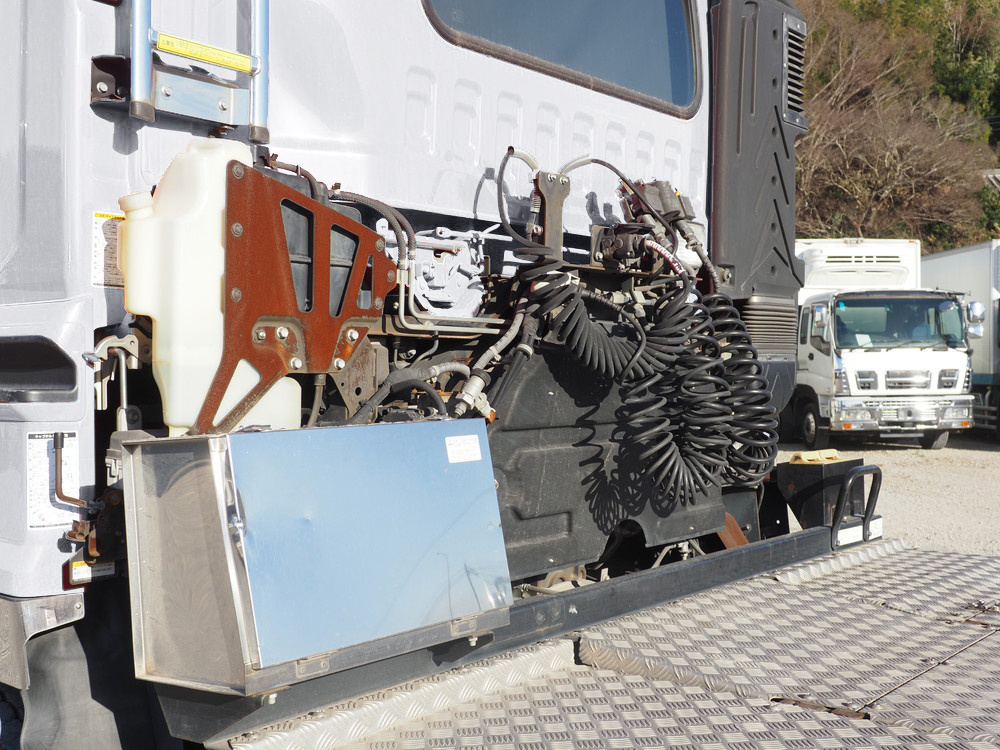 いすゞ ギガ トラクタ 大型 QKG-EXD52BD 年式 H29[写真19]