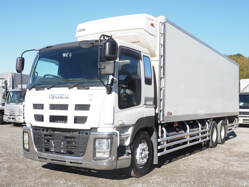 いすゞ ギガ 冷凍バン 大型 QKG-CYL77A 年式 H25[写真01]