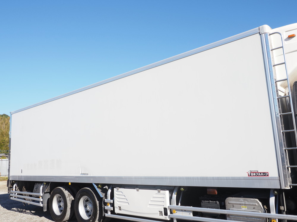いすゞ ギガ 冷凍バン 大型 QKG-CYL77A 年式 H25[写真09]
