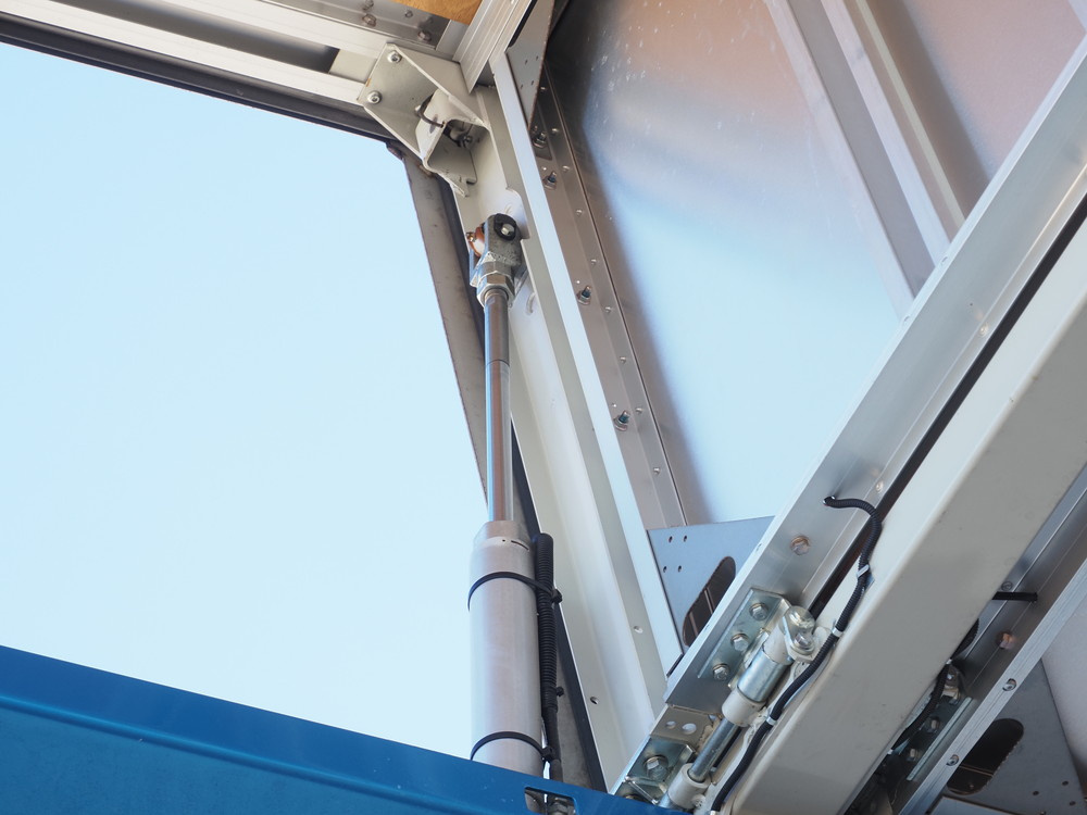 日野 プロフィア ウイング車 大型 2DG-FW1AHG 年式 R1[写真13]