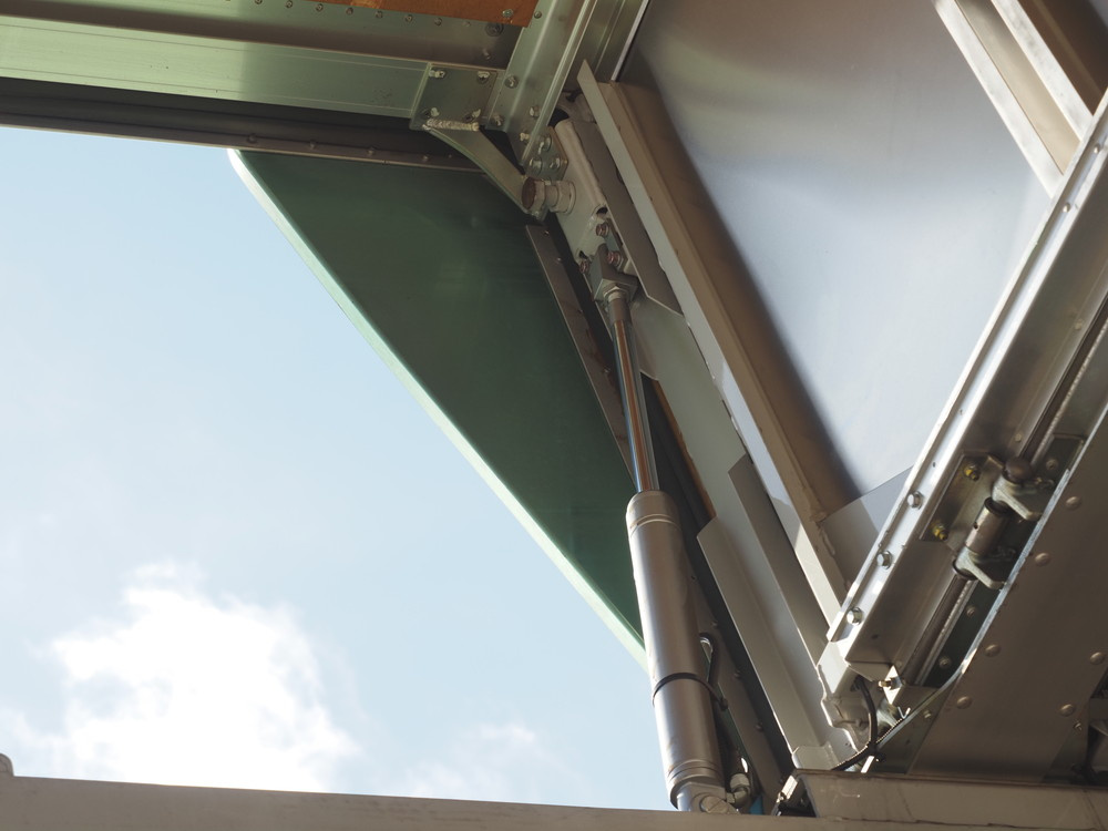 いすゞ ギガ ウイング車 大型 QKG-CYJ77A 年式 H26[写真16]